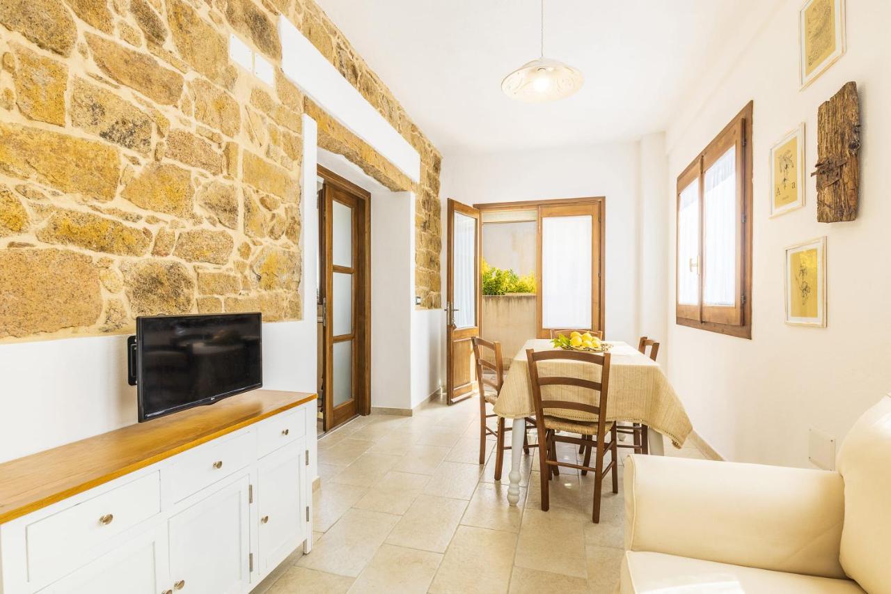 Casa Amelia Sul Mare Apartment ซานตามาเรีย นาวาร์เรเซ ภายนอก รูปภาพ